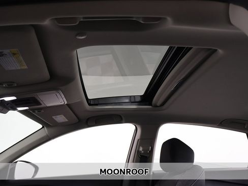 Certified 2025 Honda Accord SE image 3