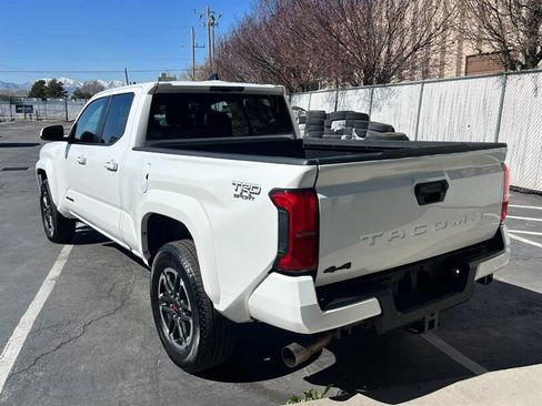 Used 2025 Toyota Tacoma TRD Sport image 5