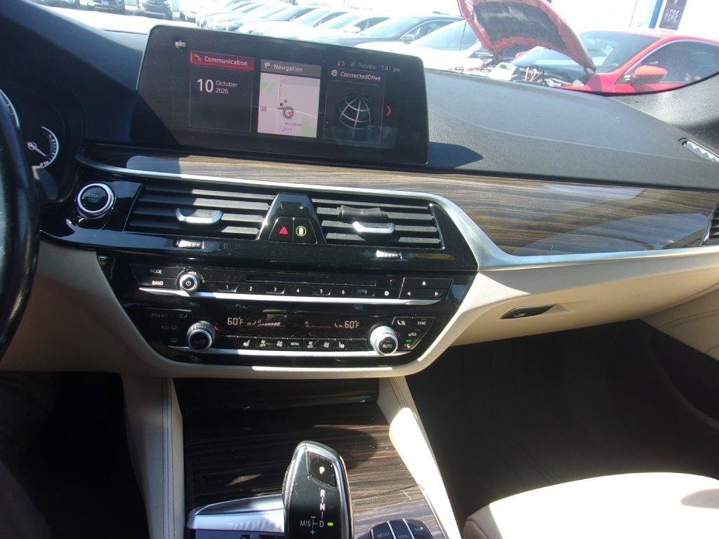 Used 2019 BMW 530e w/ Luxury Package RWD image 20