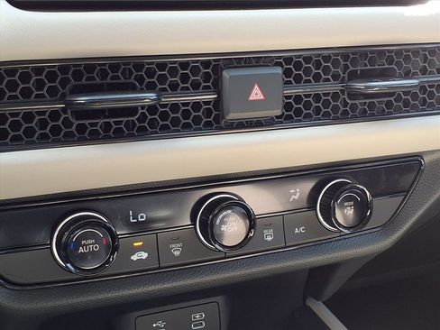 Used 2026 Honda HR-V LX image 5