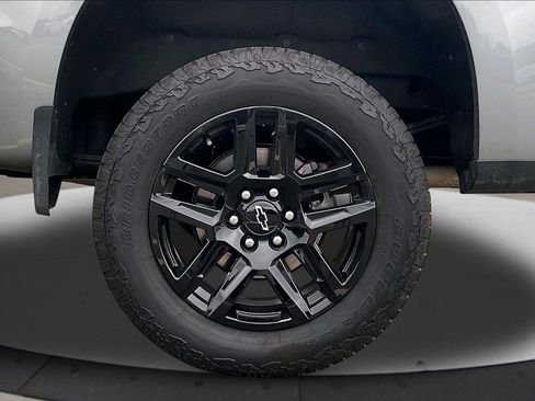 Used 2025 Chevrolet Silverado 1500 LT Trail Boss w/ Convenience Package II AWD/4WD image 36
