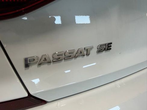 Used 2018 Volkswagen Passat 2.0T SE FWD image 29