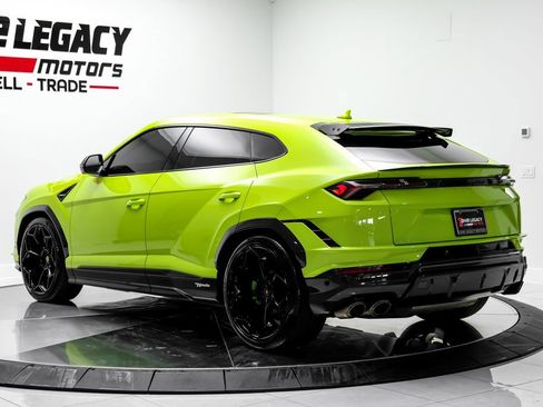 Used 2023 Lamborghini Urus Performante AWD/4WD image 12