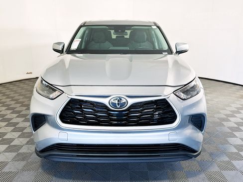 Used 2023 Toyota Highlander L FWD image 8