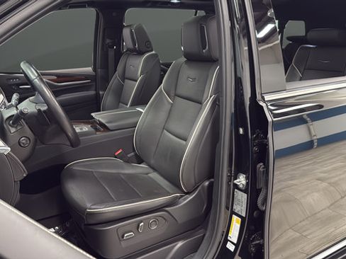 Used 2023 Cadillac Escalade ESV Premium Luxury AWD/4WD image 9