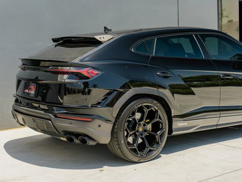 Used 2024 Lamborghini Urus Performante AWD/4WD image 38