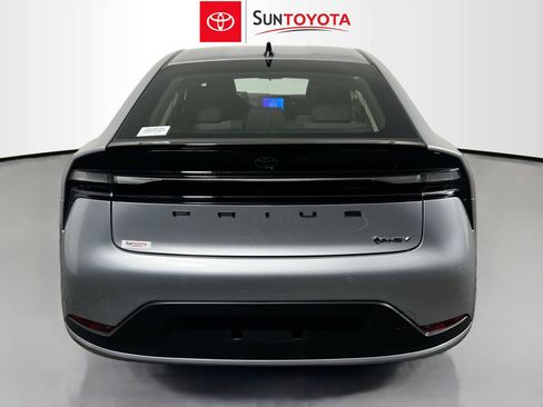 New 2026 Toyota Prius Plug-In Hybrid FWD image 5