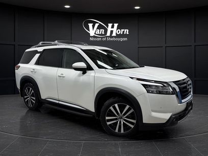 Used 2024 Nissan Pathfinder Platinum w/ Cargo Package