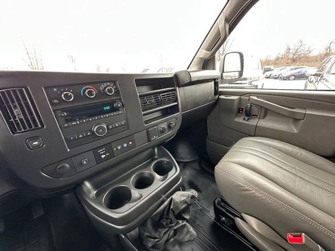 Used 2022 Chevrolet Express 2500 Extended w/ Driver Convenience Package image 20