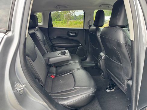 Used 2018 Jeep Compass Latitude AWD/4WD image 14