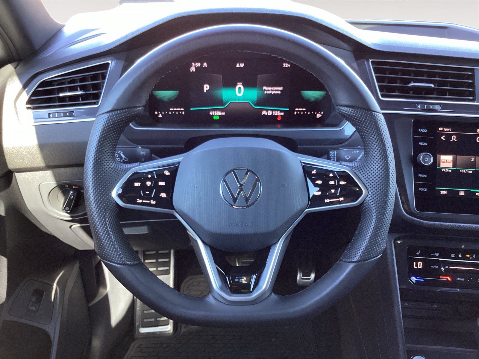 Used 2024 Volkswagen Tiguan SE R-Line AWD/4WD image 18