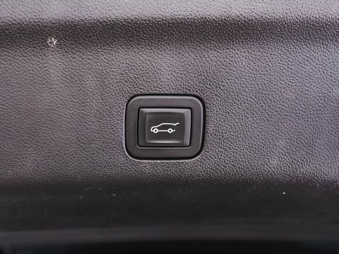 Used 2025 GMC Yukon XL Denali Ultimate AWD/4WD image 41
