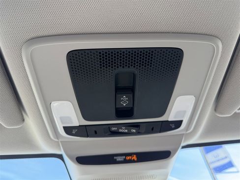 Used 2023 Honda HR-V EX-L image 34