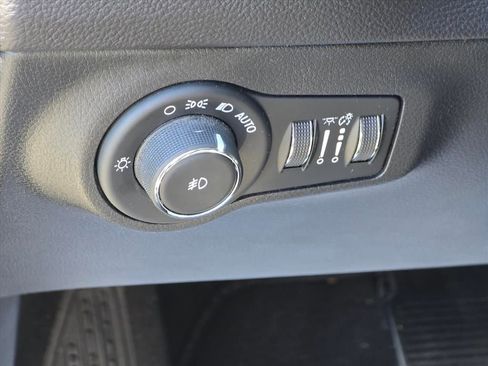 Used 2018 Jeep Compass Limited w/ Navigation Group AWD/4WD image 8