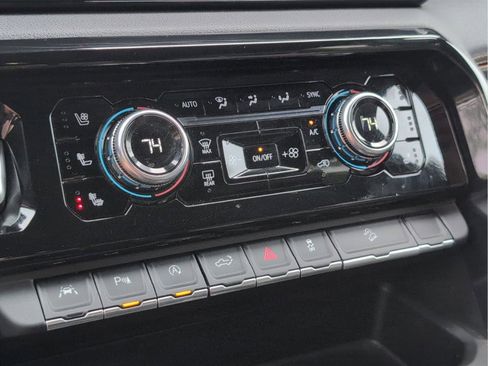 Used 2024 GMC Sierra 1500 AT4 w/ AT4 Premium Package image 24