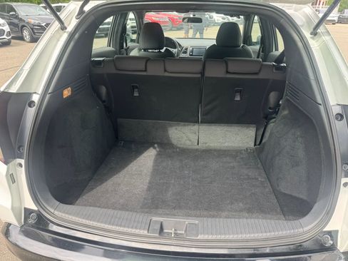 Used 2019 Honda HR-V Sport image 19