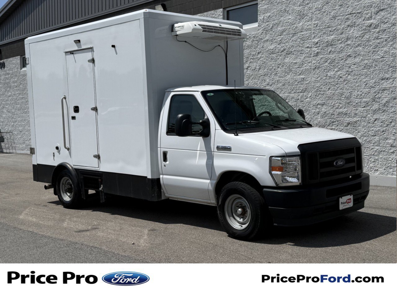 Used 2023 Ford E-350 and Econoline 350 Super Duty w/ Power Windows & Locks Group RWD image 1