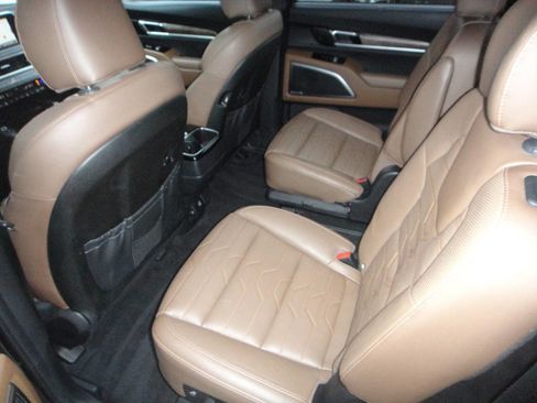 Used 2020 Kia Telluride SX w/ SX Prestige Package image 14