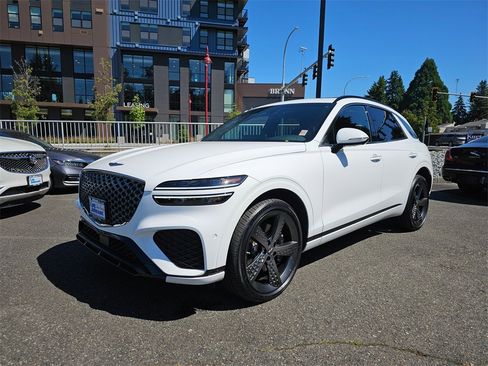 Used 2025 Genesis GV70 3.5T Sport w/ Sport Advanced Package image 3