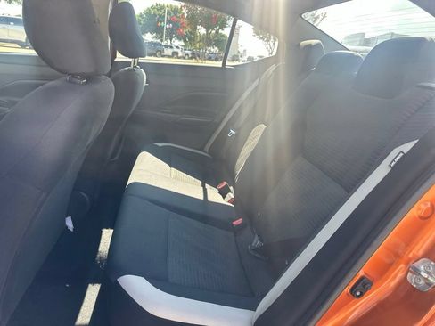 Used 2020 Nissan Versa SV FWD image 7