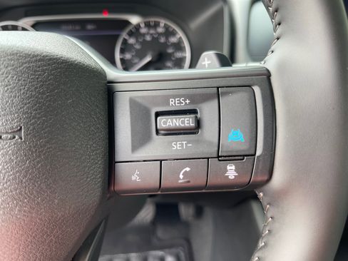 Used 2025 Nissan Rogue SV image 18