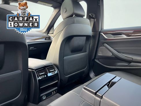 Used 2023 BMW 530e xDrive image 19