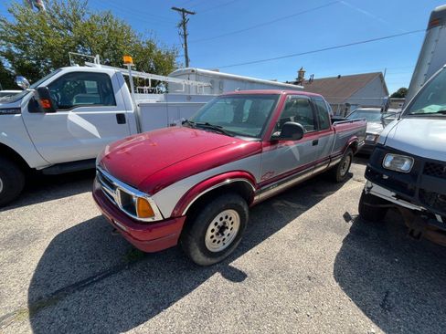 Used 1994 Chevrolet S10 Pickup LS image 1