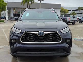 Used 2024 Toyota Highlander Limited video 2