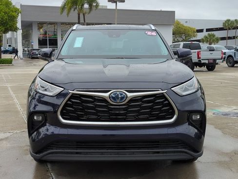 Used 2024 Toyota Highlander Limited image 2