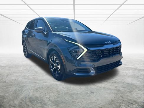 Used 2024 Kia Sportage EX FWD image 2