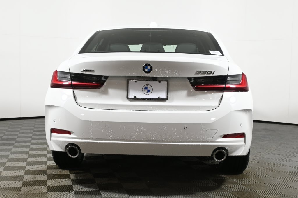 Used 2026 BMW 330i xDrive Sedan w/ Premium Package AWD/4WD image 6