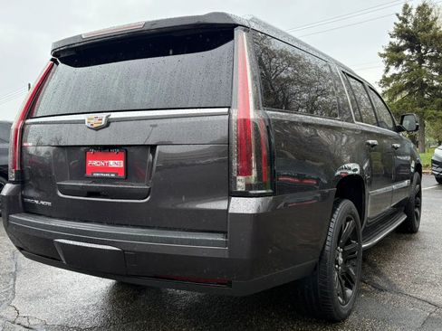 Used 2017 Cadillac Escalade ESV Luxury AWD/4WD image 9