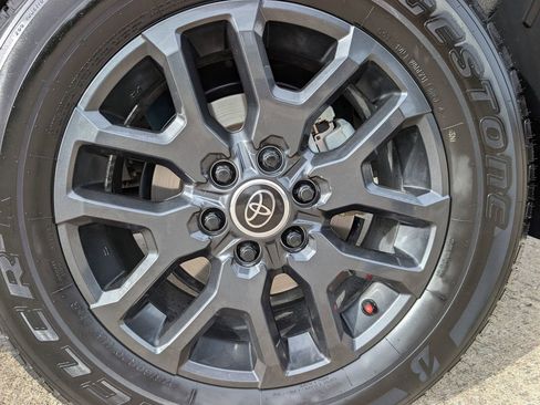 Used 2024 Toyota Sequoia Platinum image 8