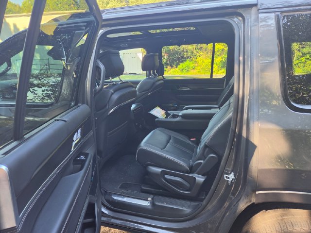 Used 2024 Jeep Grand Wagoneer Series II Obsidian w/ Quick Order Packagew 28T AWD/4WD image 24