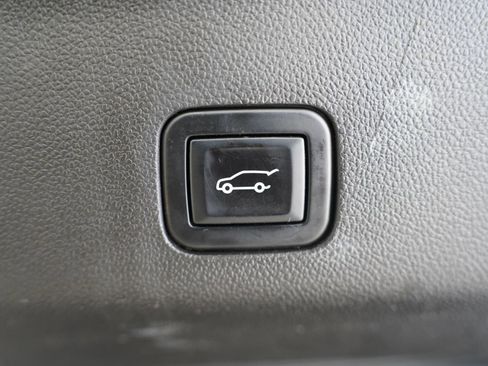 Used 2021 Cadillac Escalade Sport Platinum w/ LPO, ONYX Package image 41