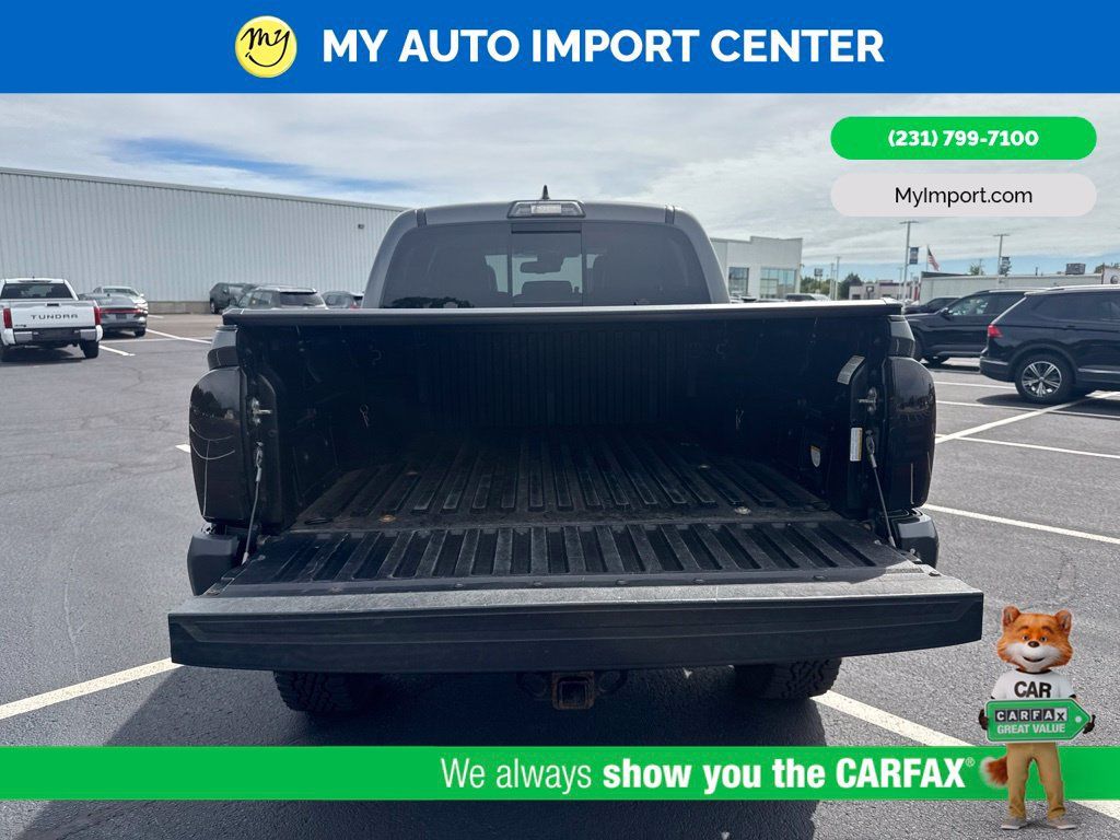 Used 2018 Toyota Tacoma TRD Sport AWD/4WD image 26