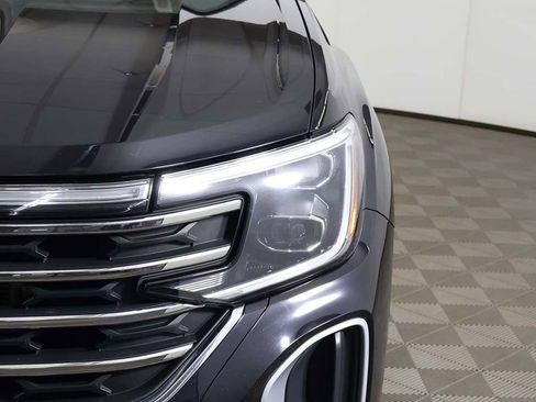 Used 2024 Volkswagen Atlas SE image 14