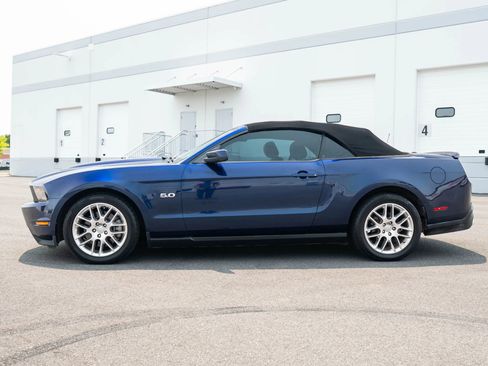 Used 2012 Ford Mustang GT Premium RWD image 3