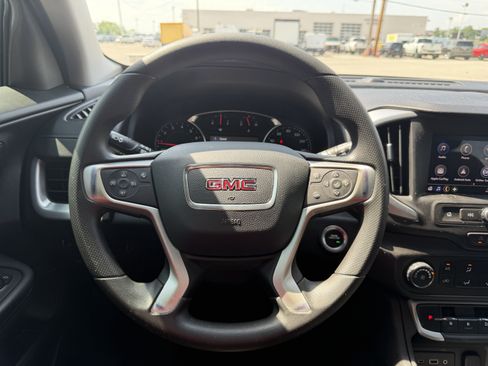 Used 2024 GMC Terrain SLE FWD image 15