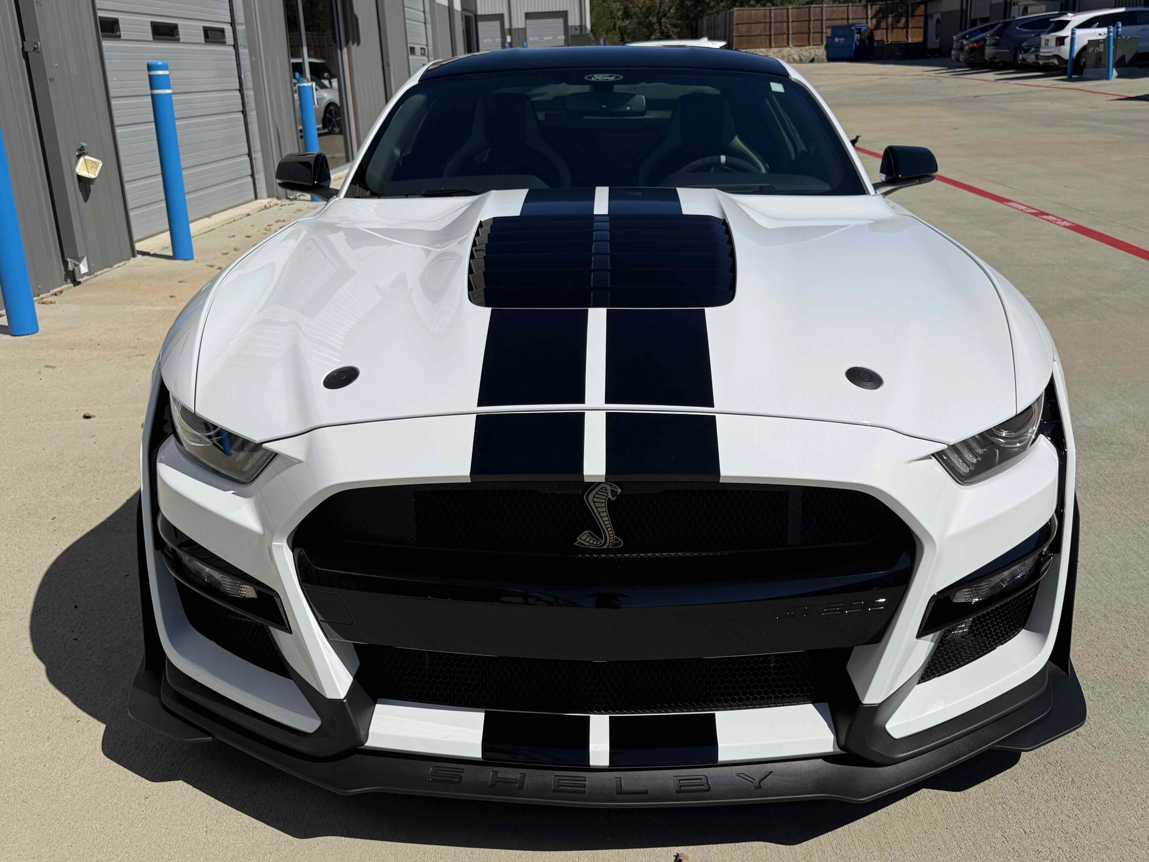 Used 2021 Ford Mustang Shelby GT500 w/ Carbon Fiber Track Pack RWD image 3