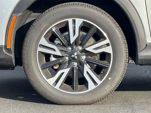 Used 2025 Mitsubishi Eclipse Cross Black Edition image 32