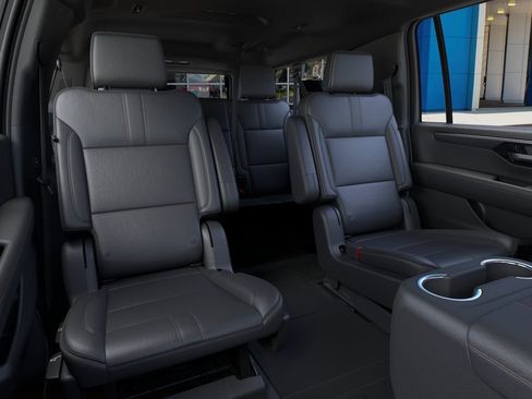 New 2026 Chevrolet Suburban RST w/ Comfort Package AWD/4WD image 17