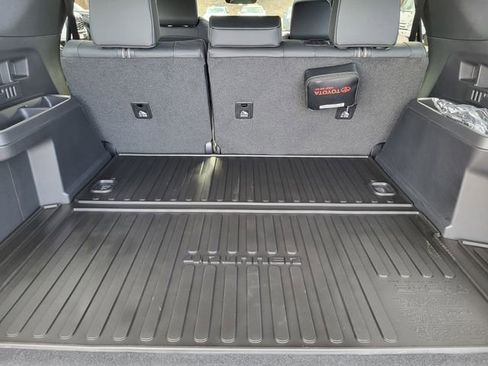 Used 2025 Toyota 4Runner Limited image 11