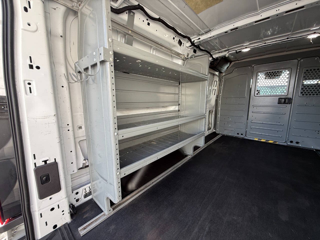 Used 2018 Ford Transit 150 130 Low Roof RWD image 28