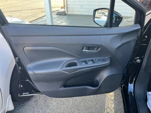 Used 2025 Nissan Versa SV FWD image 18
