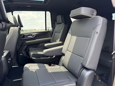 New 2026 GMC Yukon XL Elevation w/ Elevation Premium Package AWD/4WD image 33