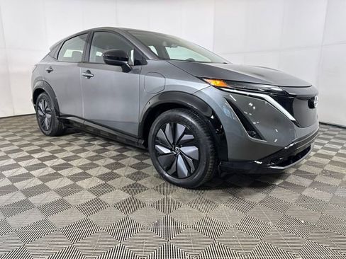 Used 2023 Nissan Ariya AWD image 2