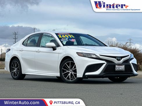 Used 2023 Toyota Camry SE image 1