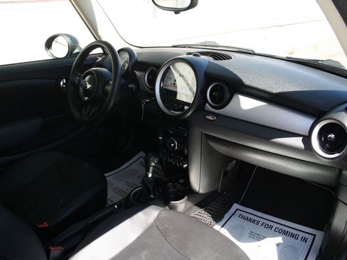 Used 2011 MINI Cooper Hardtop FWD image 6