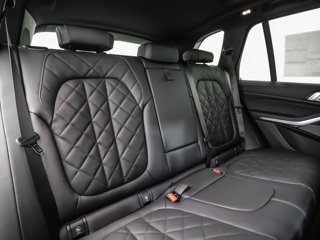 Used 2026 BMW X5 xDrive50e w/ M Sport Package AWD/4WD image 29